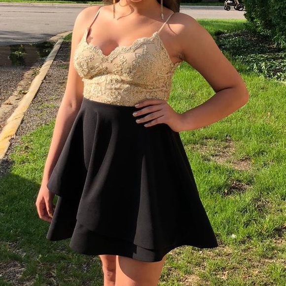 Graduation dress, with gold top and black skirt. Excellent conditions. - Picture 2 of 5